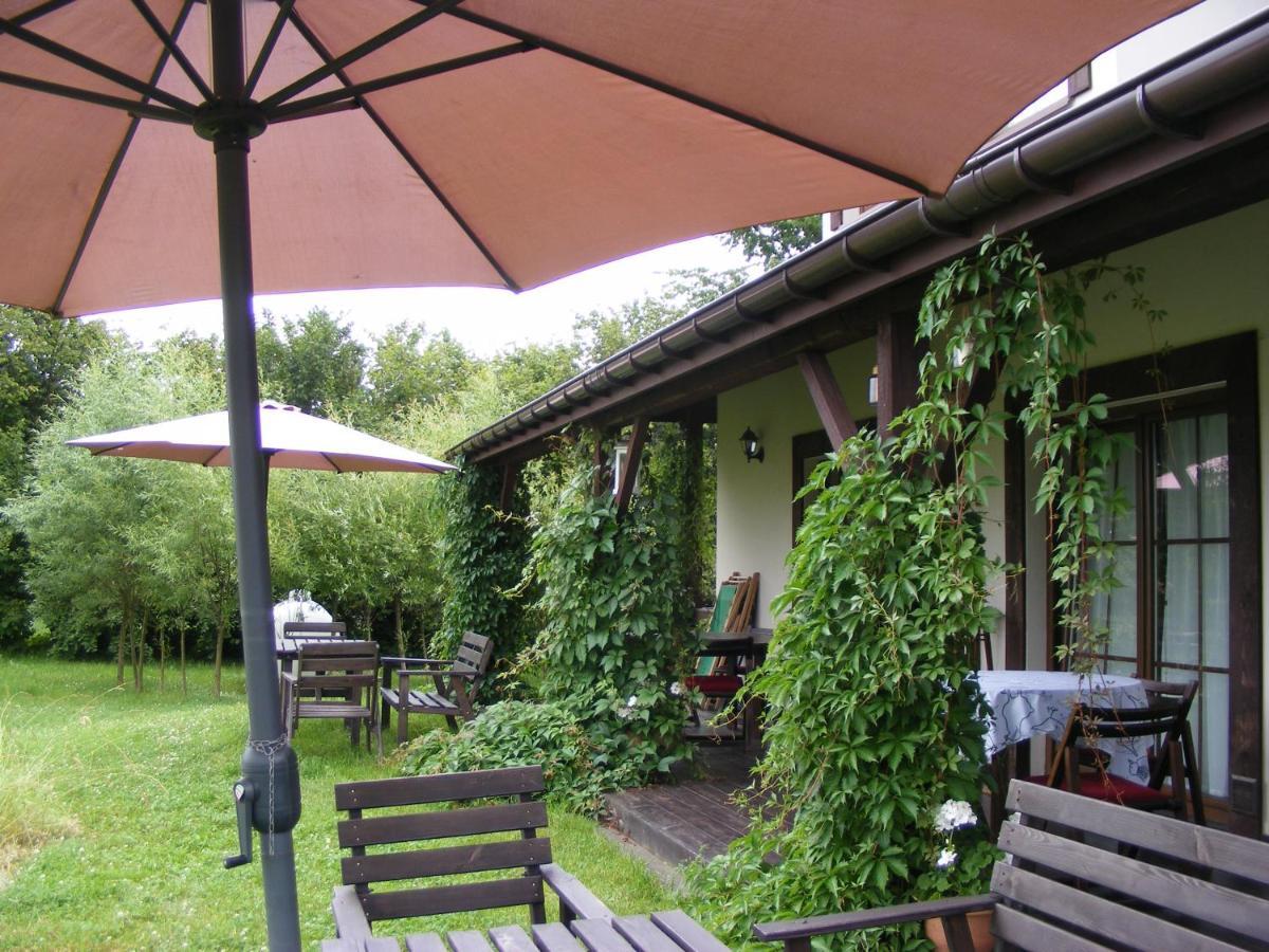 Dworek Lachowicze Grzegorzewice Buitenkant foto