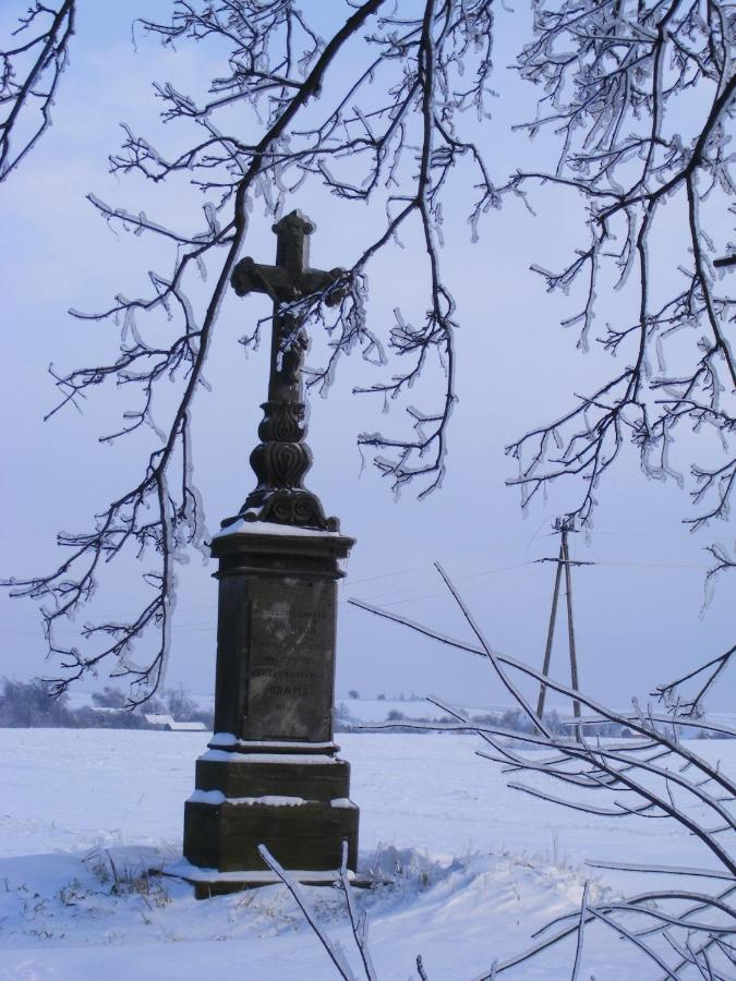 Dworek Lachowicze Grzegorzewice Buitenkant foto